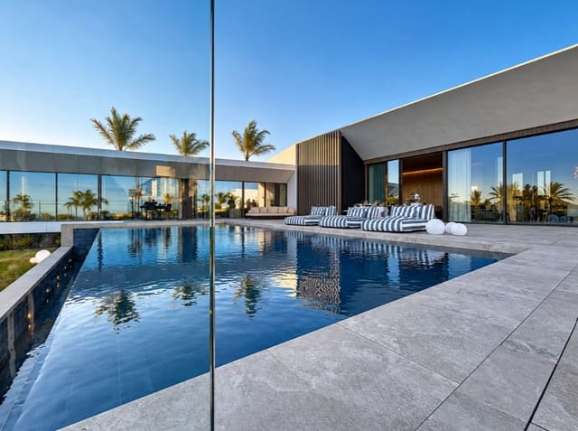 6 soverom Villa til salgs i Sotogrande, San Roque med svømmebasseng garasje - € 7 950 000 (Ref: 10139326)