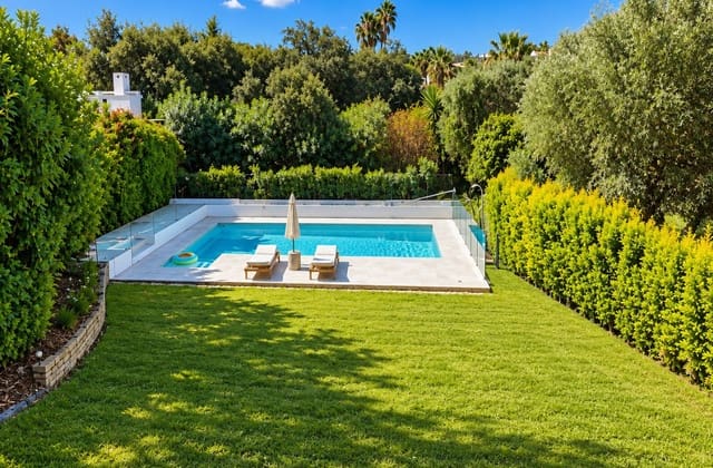 4 soverom Villa til salgs i Sotogrande Alto, San Roque med svømmebasseng garasje - € 1 460 000 (Ref: 10139327)