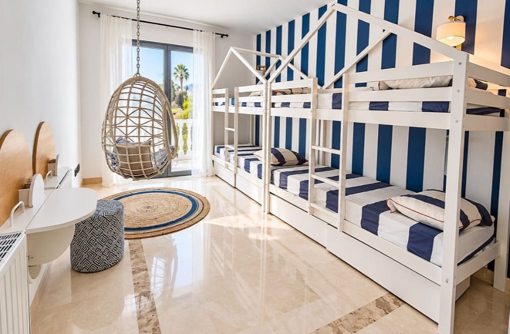 4 soverom Villa til salgs i Sotogrande med svømmebasseng garasje - € 1 460 000 (Ref: 10139327)