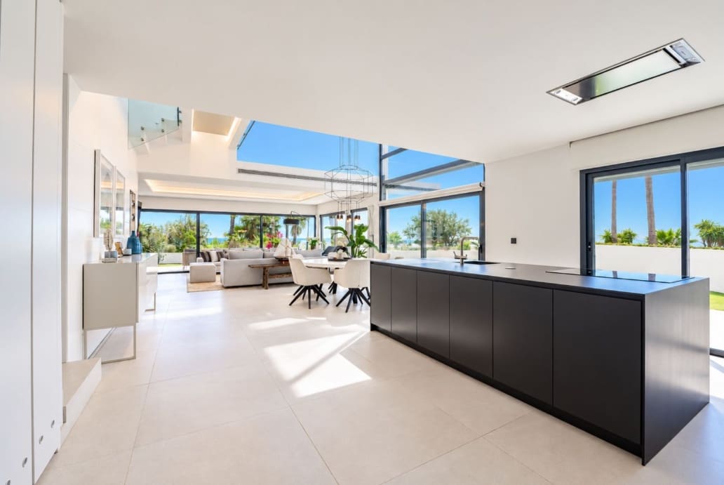 4 soveværelse Villa til salg i Estepona med swimmingpool garage - € 3.690.000 (Ref: 10161084)