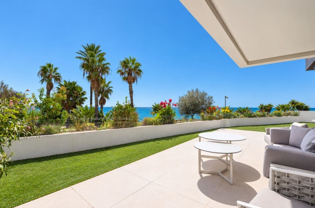 4 soveværelse Villa til salg i Estepona med swimmingpool garage - € 3.690.000 (Ref: 10161084)