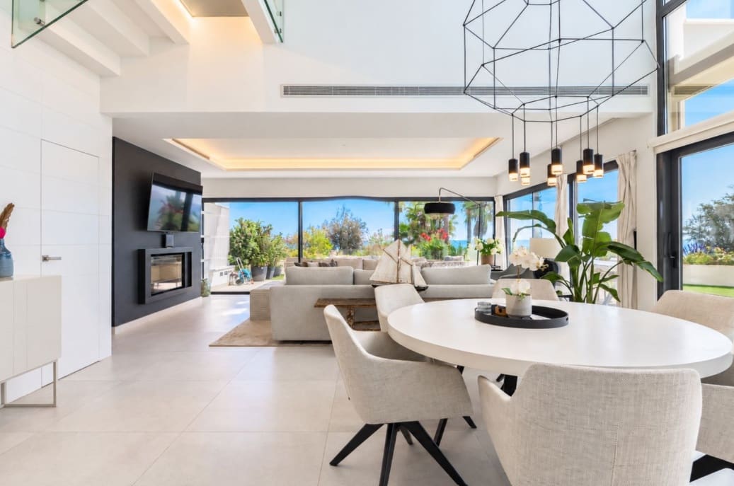 4 soveværelse Villa til salg i Estepona med swimmingpool garage - € 3.690.000 (Ref: 10161084)