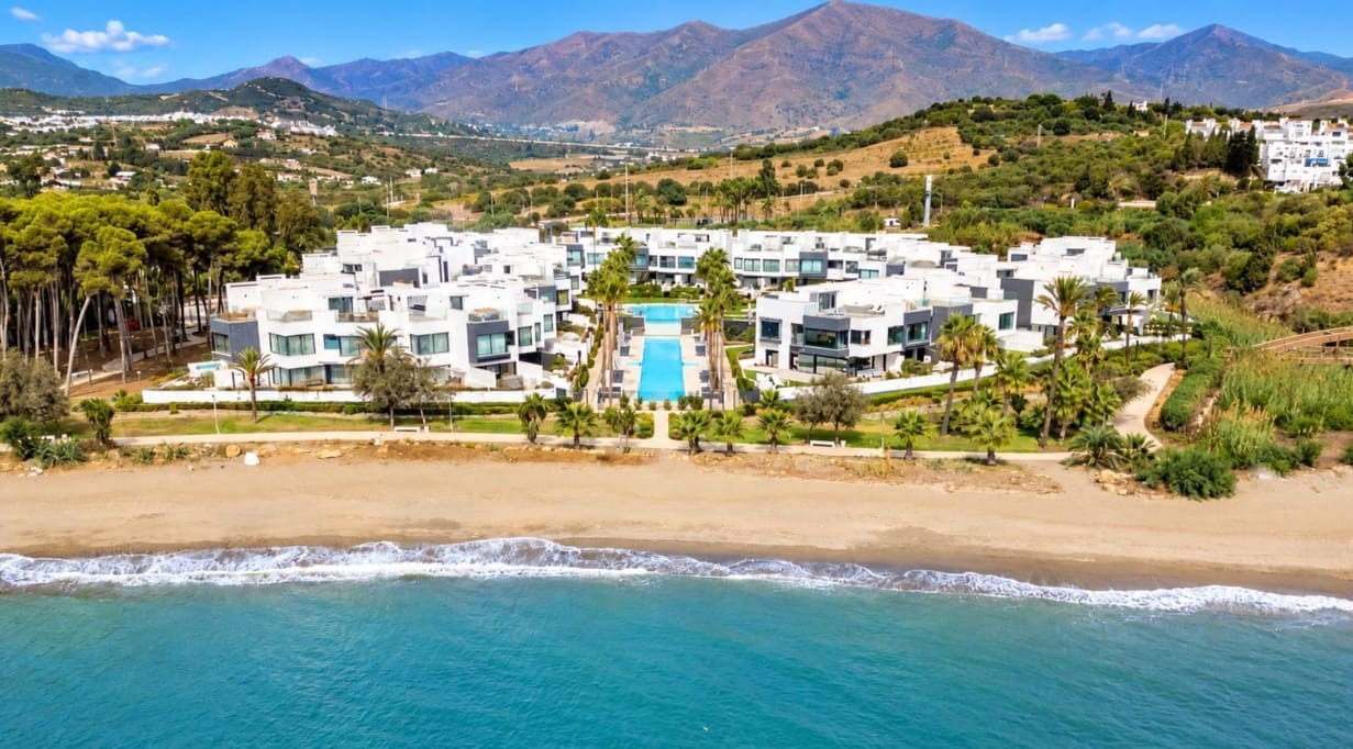 4 soveværelse Villa til salg i Estepona med swimmingpool garage - € 3.690.000 (Ref: 10161084)