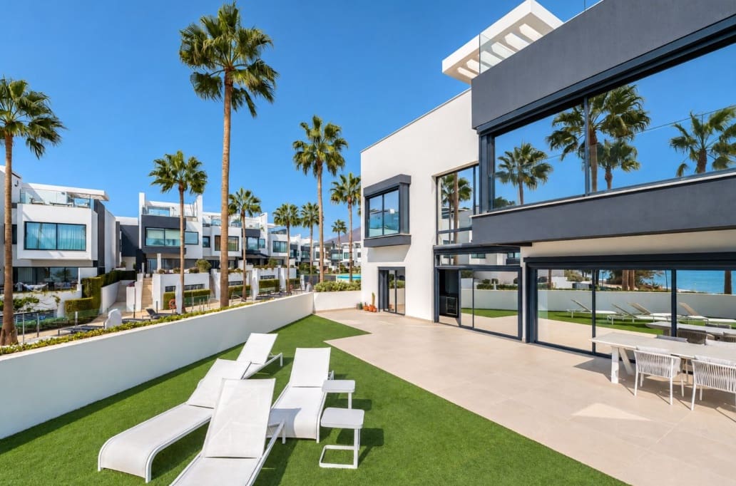 4 soveværelse Villa til salg i Estepona med swimmingpool garage - € 3.690.000 (Ref: 10161084)
