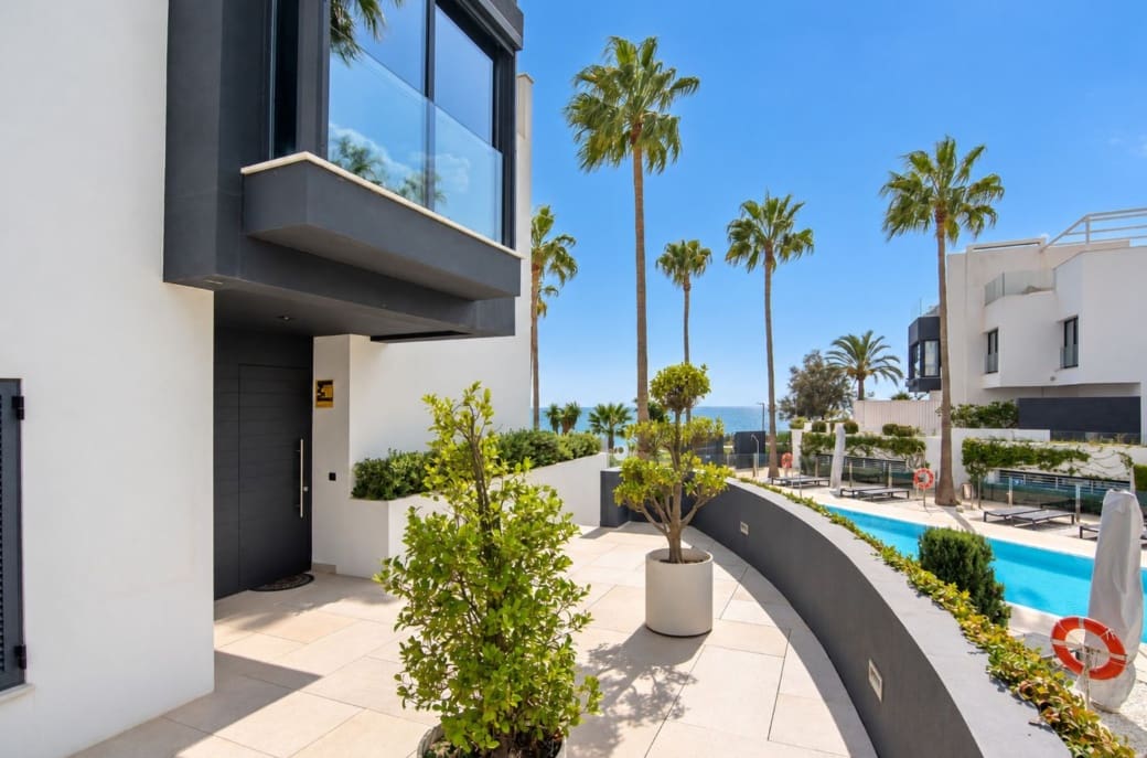 4 soveværelse Villa til salg i Estepona med swimmingpool garage - € 3.690.000 (Ref: 10161084)