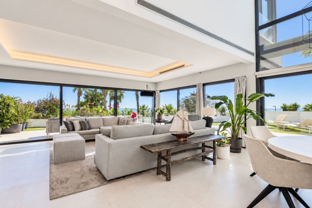 4 soveværelse Villa til salg i Estepona med swimmingpool garage - € 3.690.000 (Ref: 10161084)