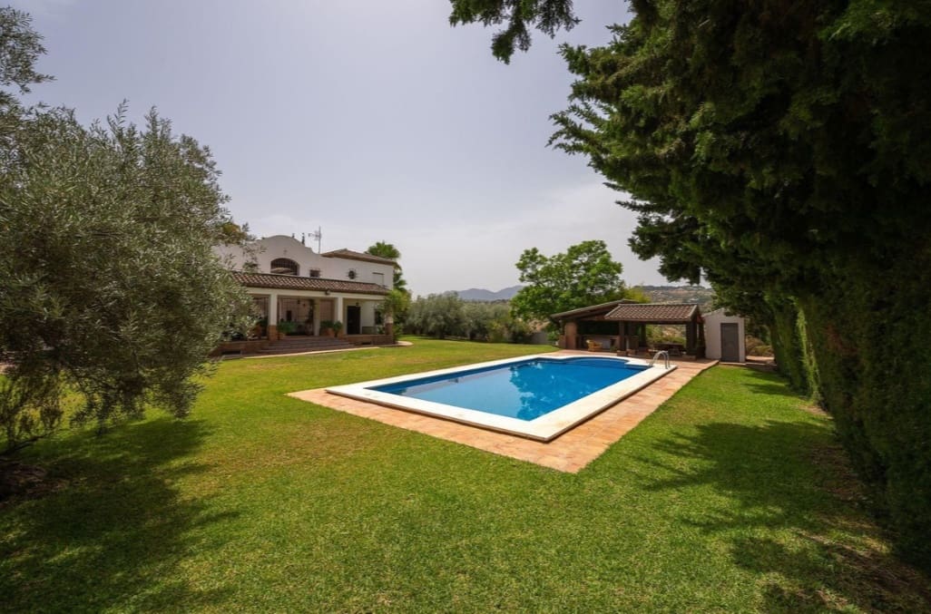 6 Zimmer Villa zu verkaufen in Alhaurin el Grande mit Pool - 1.500.000 € (Ref: 10161085)