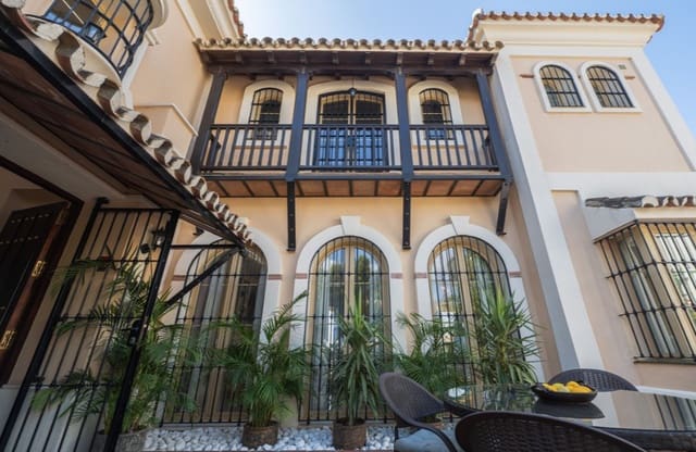 4 soveværelse Villa til salg i Mijas Costa, Mijas med swimmingpool garage - € 1.985.000 (Ref: 10161086)