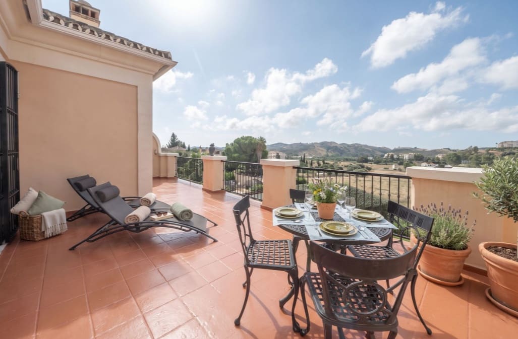 4 soveværelse Villa til salg i Mijas Costa med swimmingpool garage - € 1.985.000 (Ref: 10161086)
