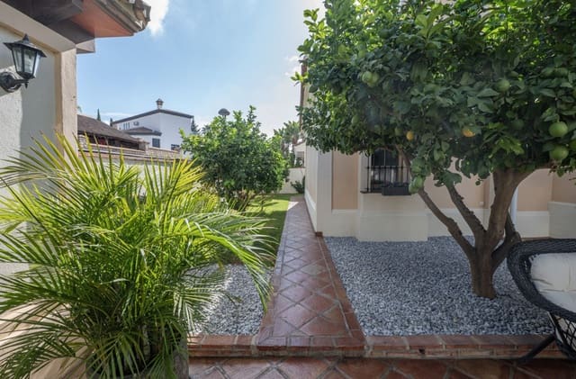4 soveværelse Villa til salg i Mijas Costa, Mijas med swimmingpool garage - € 1.985.000 (Ref: 10161086)