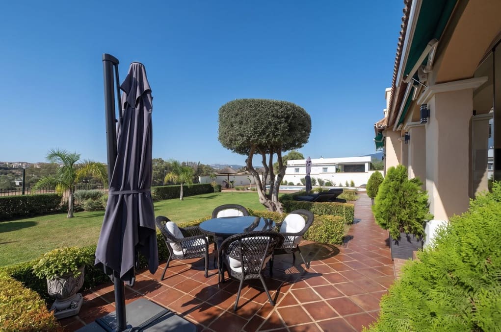 4 soveværelse Villa til salg i Mijas Costa med swimmingpool garage - € 1.985.000 (Ref: 10161086)