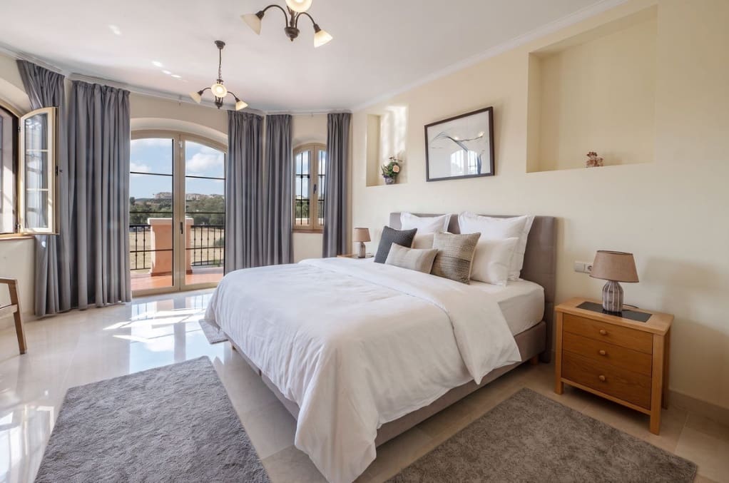 4 soveværelse Villa til salg i Mijas Costa med swimmingpool garage - € 1.985.000 (Ref: 10161086)