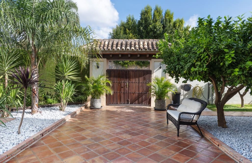 4 soveværelse Villa til salg i Mijas Costa med swimmingpool garage - € 1.985.000 (Ref: 10161086)