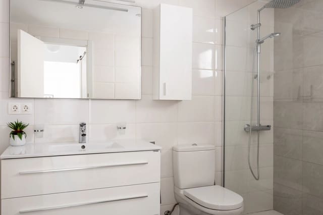 4 quarto Penthouse para venda em Nueva Andalucia, Marbella com piscina garagem - 950 000 € (Ref: 10161087)