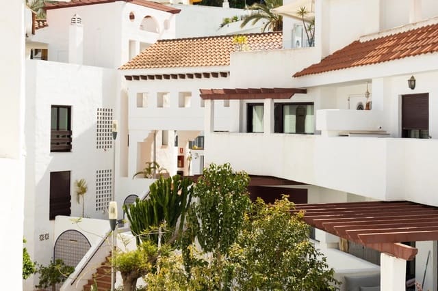 4 quarto Penthouse para venda em Nueva Andalucia, Marbella com piscina garagem - 950 000 € (Ref: 10161087)