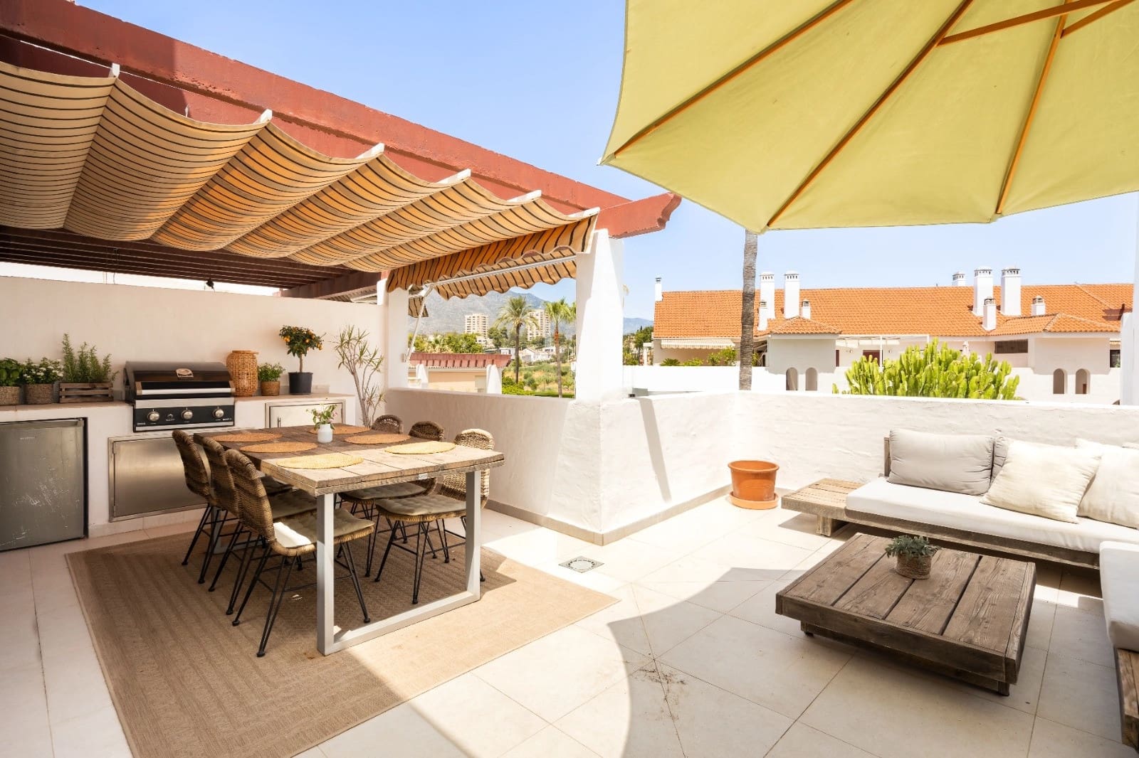 3 sovrum Lägenhet till salu i Nueva Andalucia med pool garage - 675 000 € (Ref: 10161088)