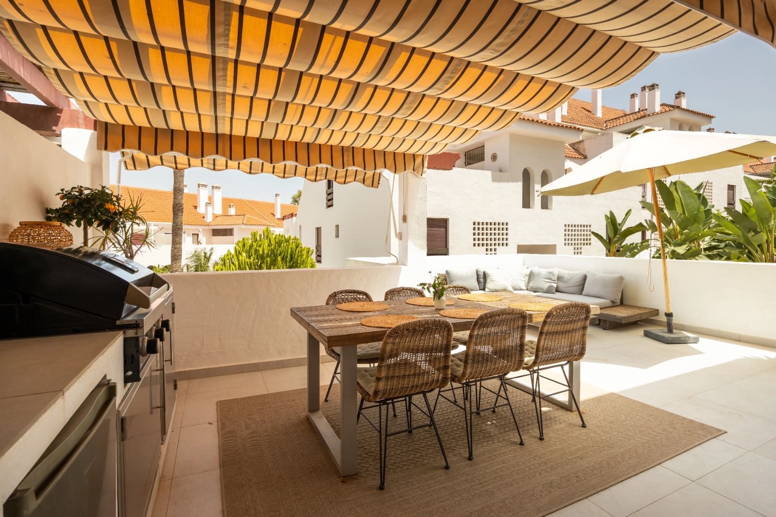 3 sovrum Lägenhet till salu i Nueva Andalucia med pool garage - 675 000 € (Ref: 10161088)