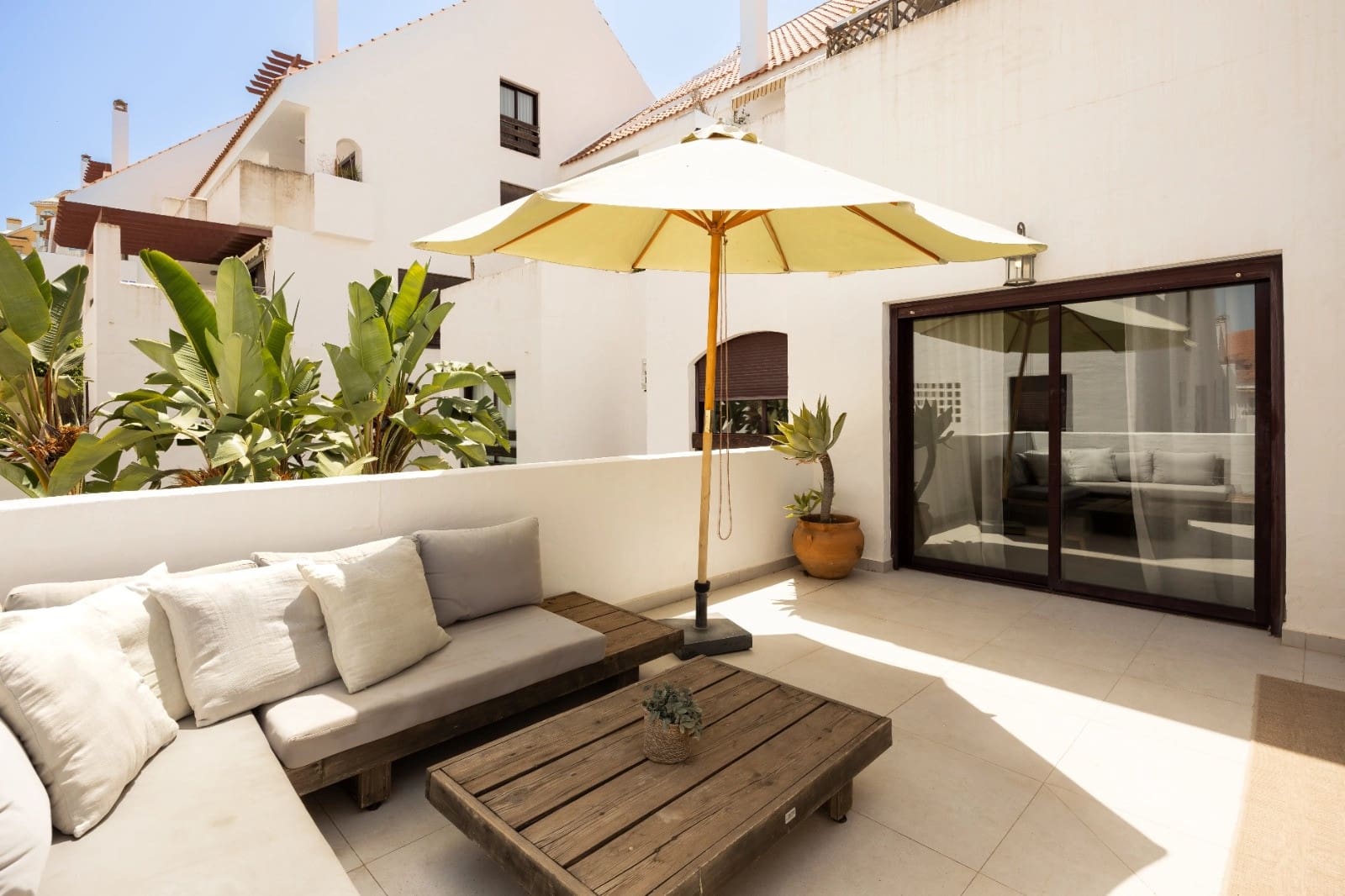 3 sovrum Lägenhet till salu i Nueva Andalucia med pool garage - 675 000 € (Ref: 10161088)
