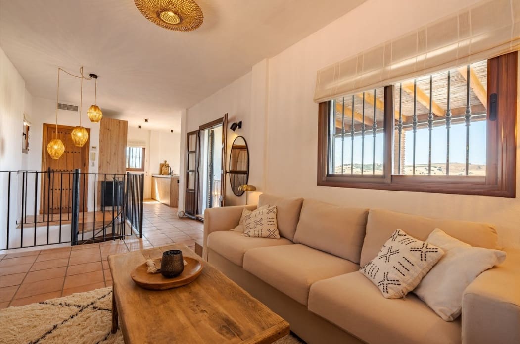 3 soveværelse Villa til salg i Coin med swimmingpool garage - € 590.000 (Ref: 10161089)