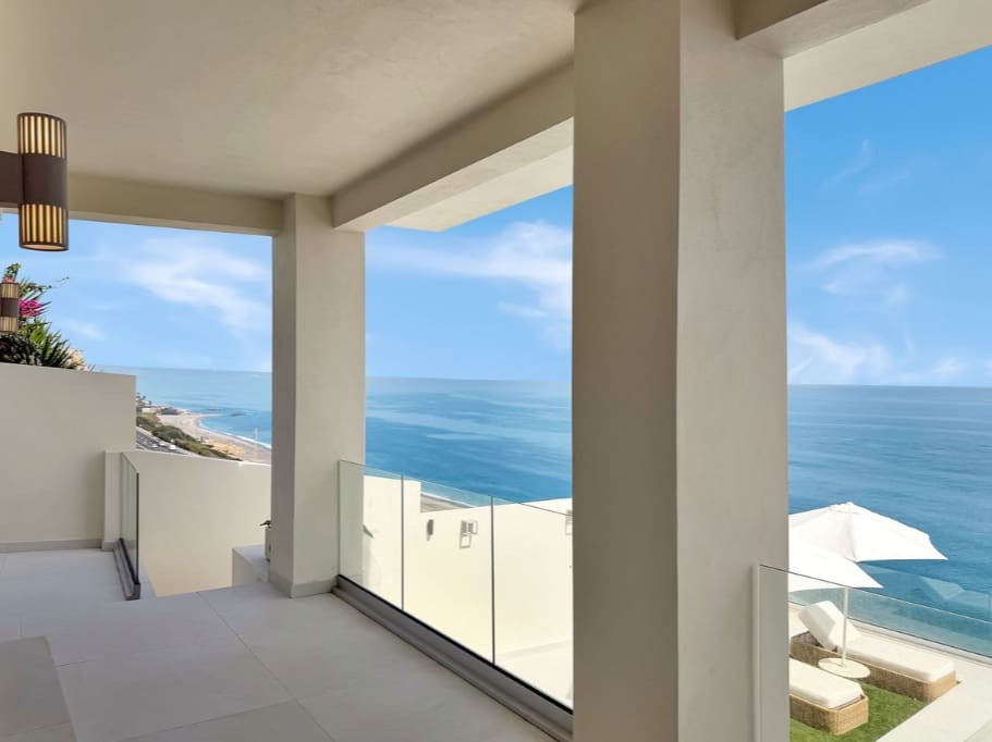 4 quarto Moradia para venda em Manilva com piscina garagem - 1 400 000 € (Ref: 10161090)