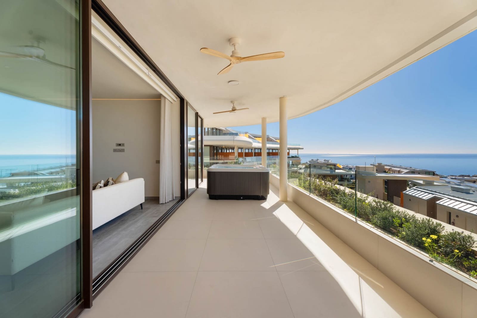 3 soveværelse Lejlighed til salg i Fuengirola med swimmingpool garage - € 910.000 (Ref: 10162867)