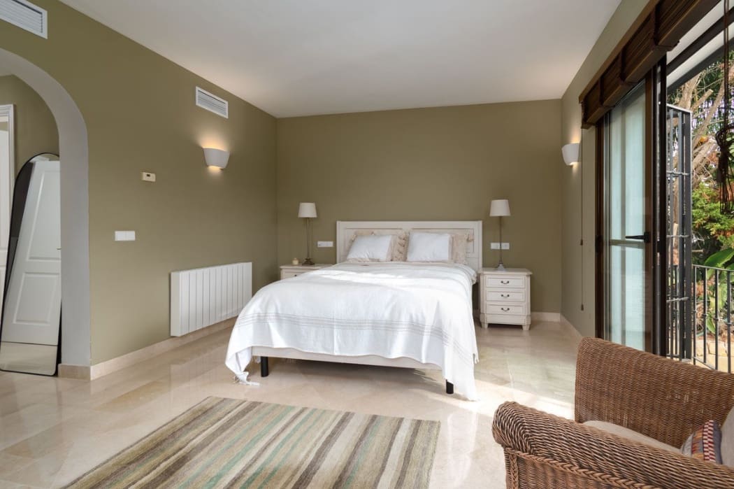 5 Zimmer Villa zu verkaufen in Mijas Costa mit Pool Garage - 1.650.000 € (Ref: 10179930)