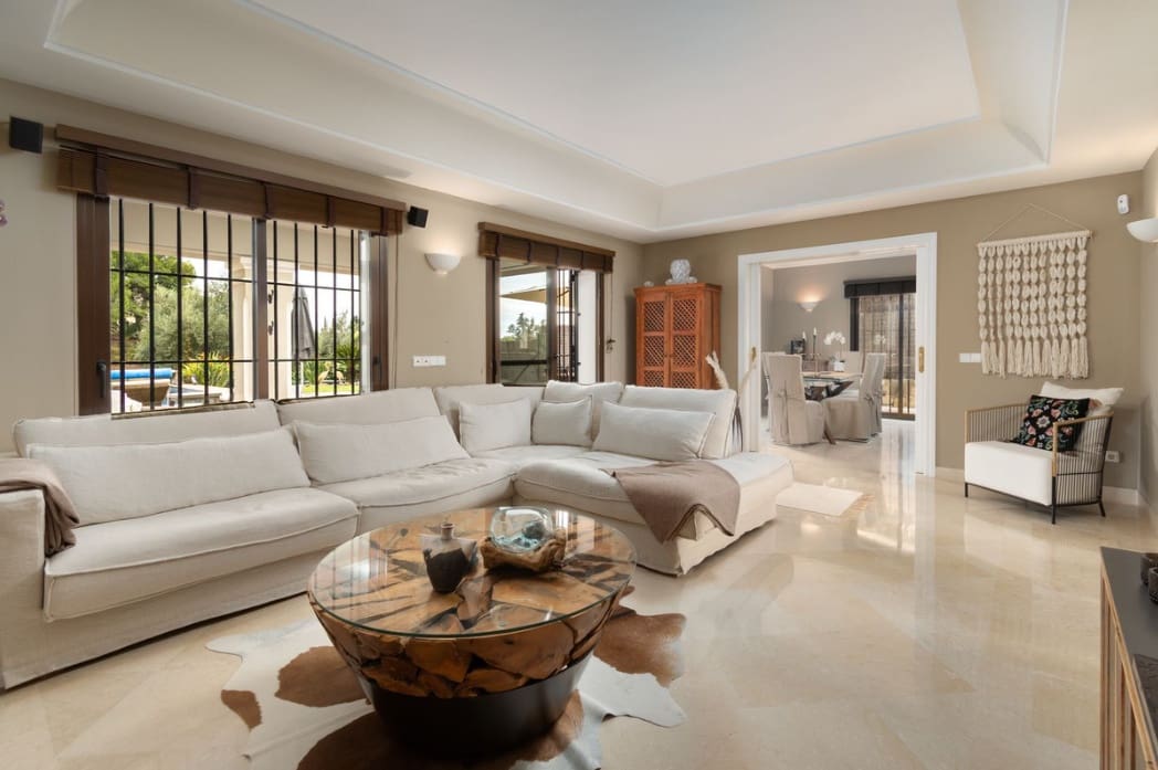 5 Zimmer Villa zu verkaufen in Mijas Costa mit Pool Garage - 1.650.000 € (Ref: 10179930)