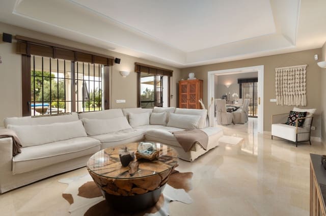 5 Zimmer Villa zu verkaufen in Mijas Costa, Mijas mit Pool Garage - 1.650.000 € (Ref: 10179930)