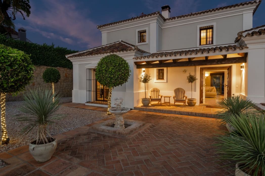 5 Zimmer Villa zu verkaufen in Mijas Costa mit Pool Garage - 1.650.000 € (Ref: 10179930)