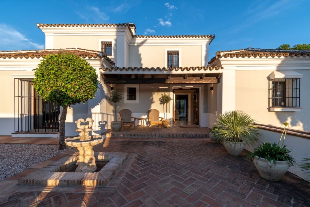 5 Zimmer Villa zu verkaufen in Mijas Costa mit Pool Garage - 1.650.000 € (Ref: 10179930)