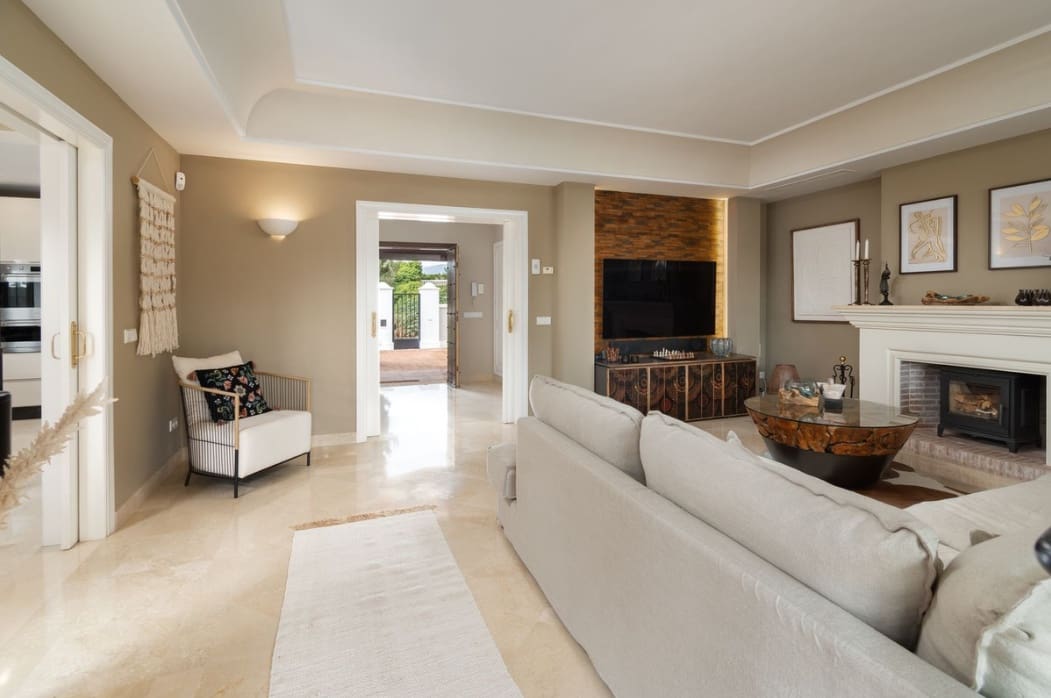 5 Zimmer Villa zu verkaufen in Mijas Costa mit Pool Garage - 1.650.000 € (Ref: 10179930)