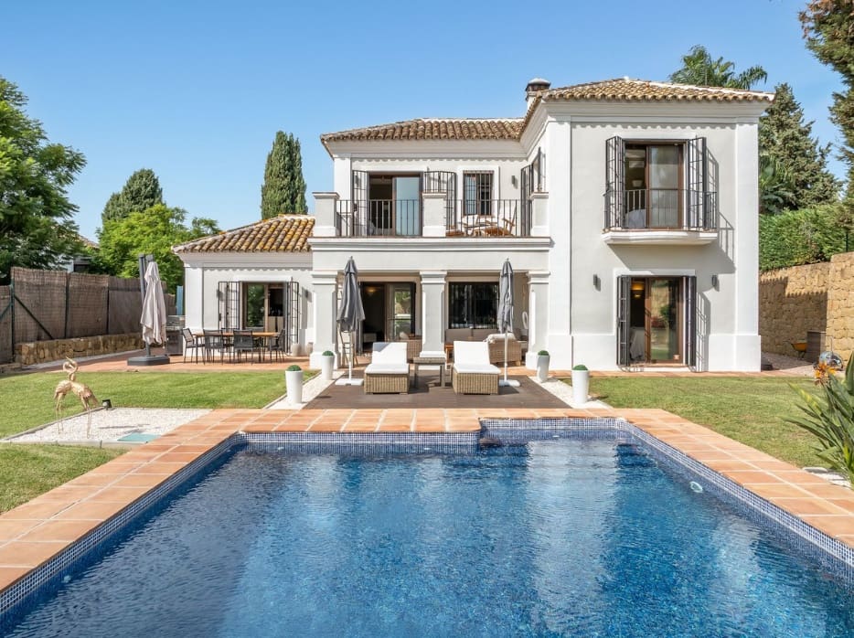 5 Zimmer Villa zu verkaufen in Mijas Costa mit Pool Garage - 1.650.000 € (Ref: 10179930)