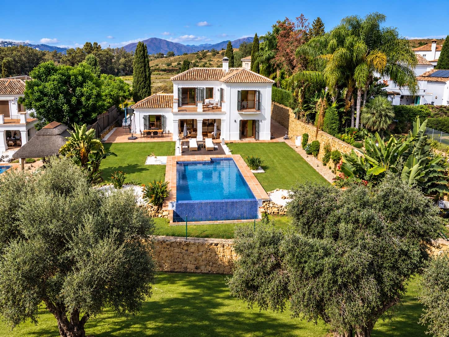 5 Zimmer Villa zu verkaufen in Mijas Costa mit Pool Garage - 1.650.000 € (Ref: 10179930)