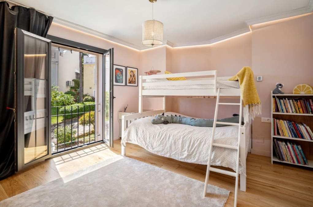 4 bedroom Terraced Villa for sale in Golden Mile with pool garage - € 1,650,000 (Ref: 10182677)