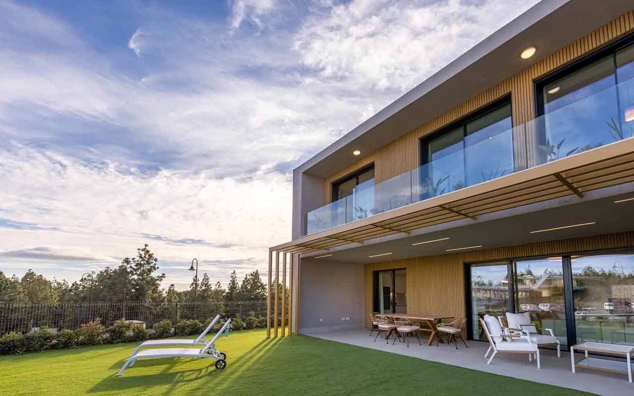 3 soveværelse Semi-Rækkehus til salg i Mijas Costa med swimmingpool garage - € 891.000 (Ref: 7913218)