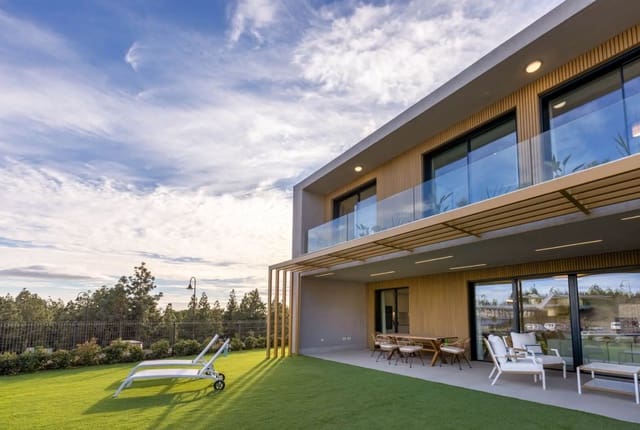 4 sovrum Semi-fristående Villa till salu i Mijas Costa, Mijas med pool garage - 739 000 € (Ref: 7913218)