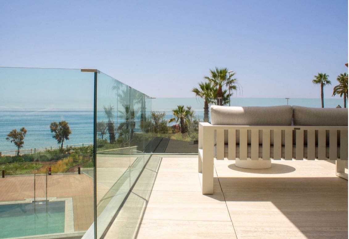 2 chambre Appartement à vendre à Estepona avec piscine garage - 995 000 € (Ref: 7913226)