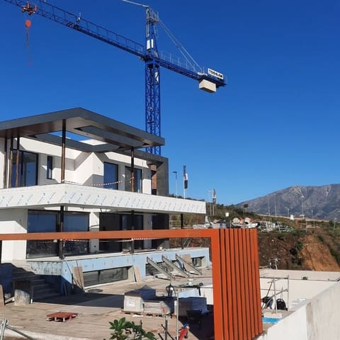 5 soveværelse Villa til salg i Marbella med swimmingpool garage - € 2.300.000 (Ref: 7980680)
