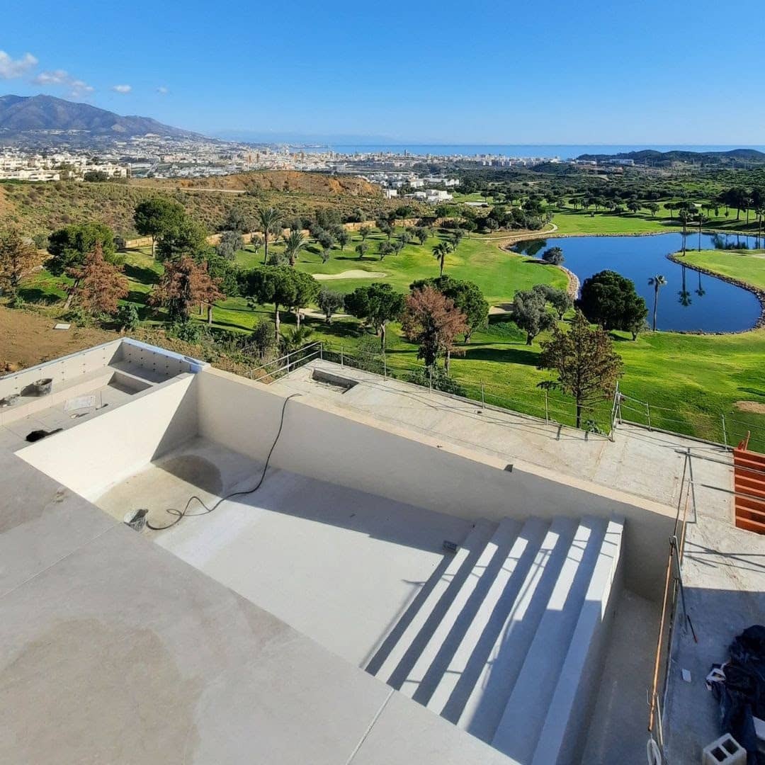 5 bedroom Villa for sale in Marbella with pool garage - € 2,300,000 (Ref: 7980680)