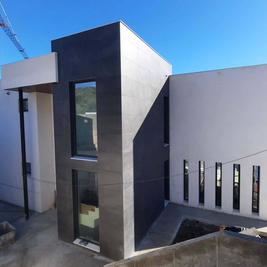 5 bedroom Villa for sale in Marbella with pool garage - € 2,300,000 (Ref: 7980680)