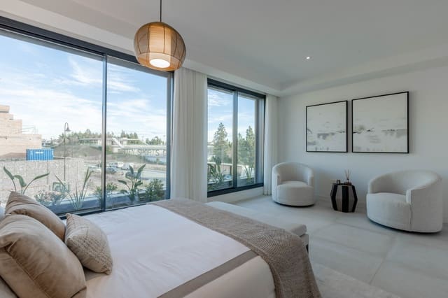 Pareado de 4 habitaciones en Marbella en venta con piscina garaje - 766.000 € (Ref: 7983763)