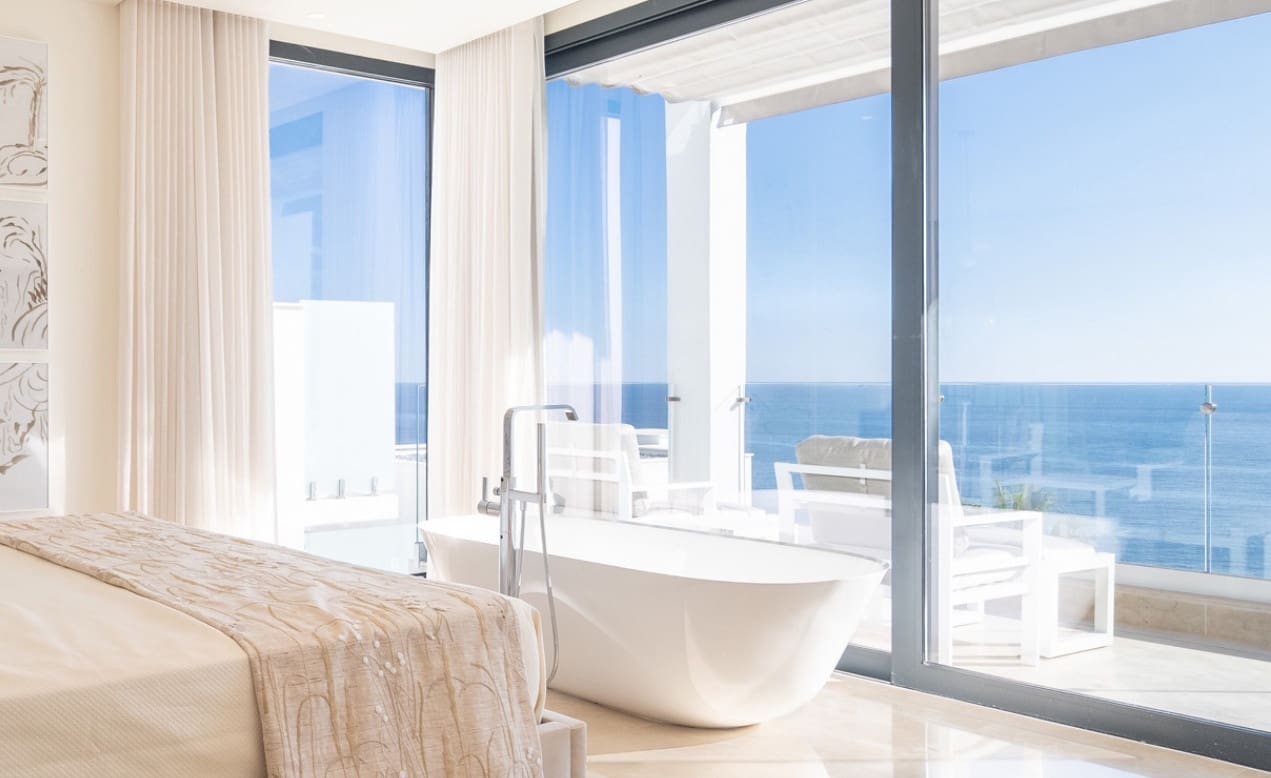 4 bedroom Villa for sale in Marbella with pool garage - € 1,625,000 (Ref: 8031344)