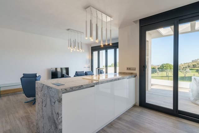 3 quarto Moradia para venda em Marbella com piscina garagem - 1 125 000 € (Ref: 8100841)