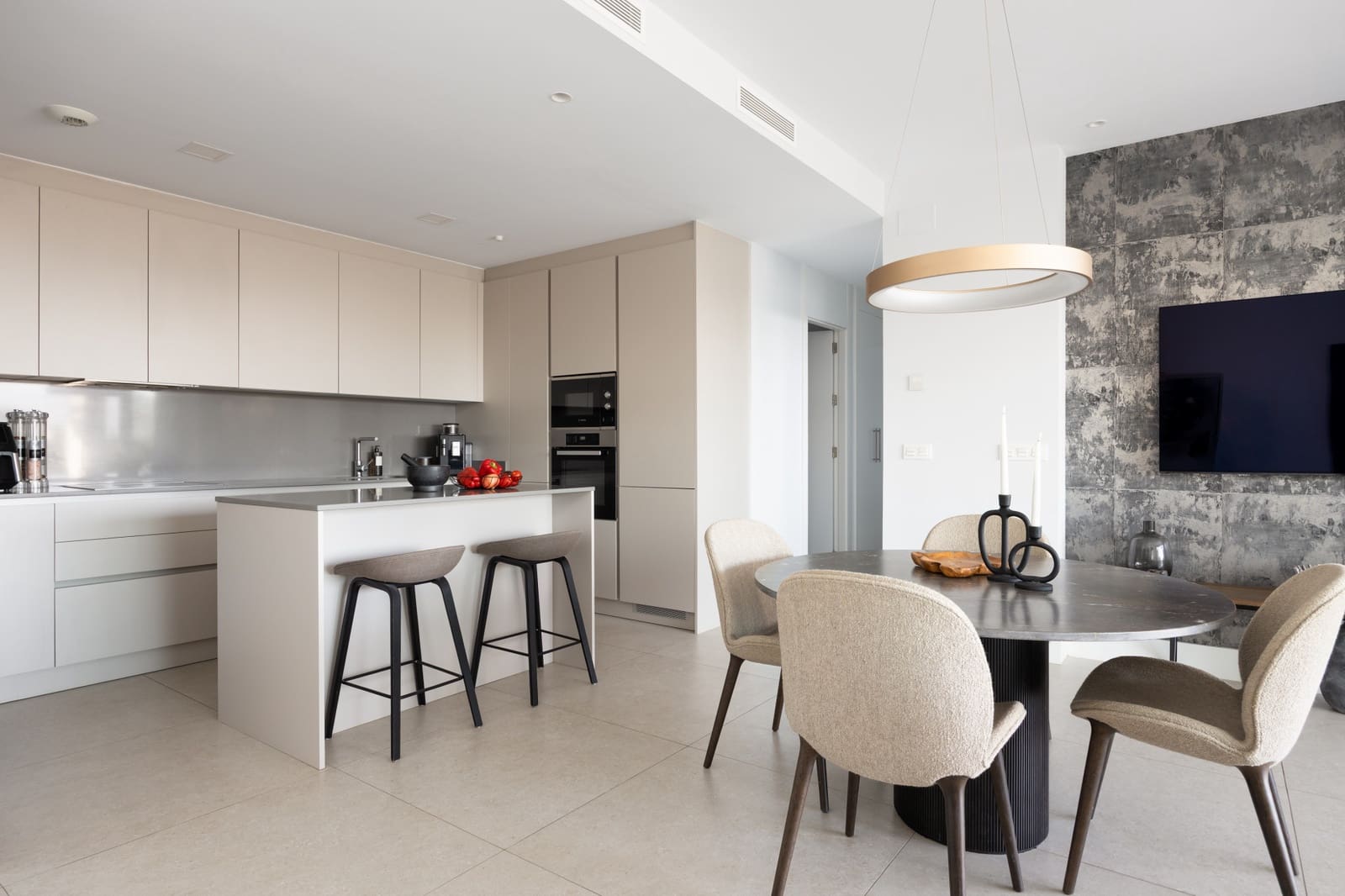 2 bedroom Apartment for sale in Benahavis with pool garage - € 795,000 (Ref: 9616322)