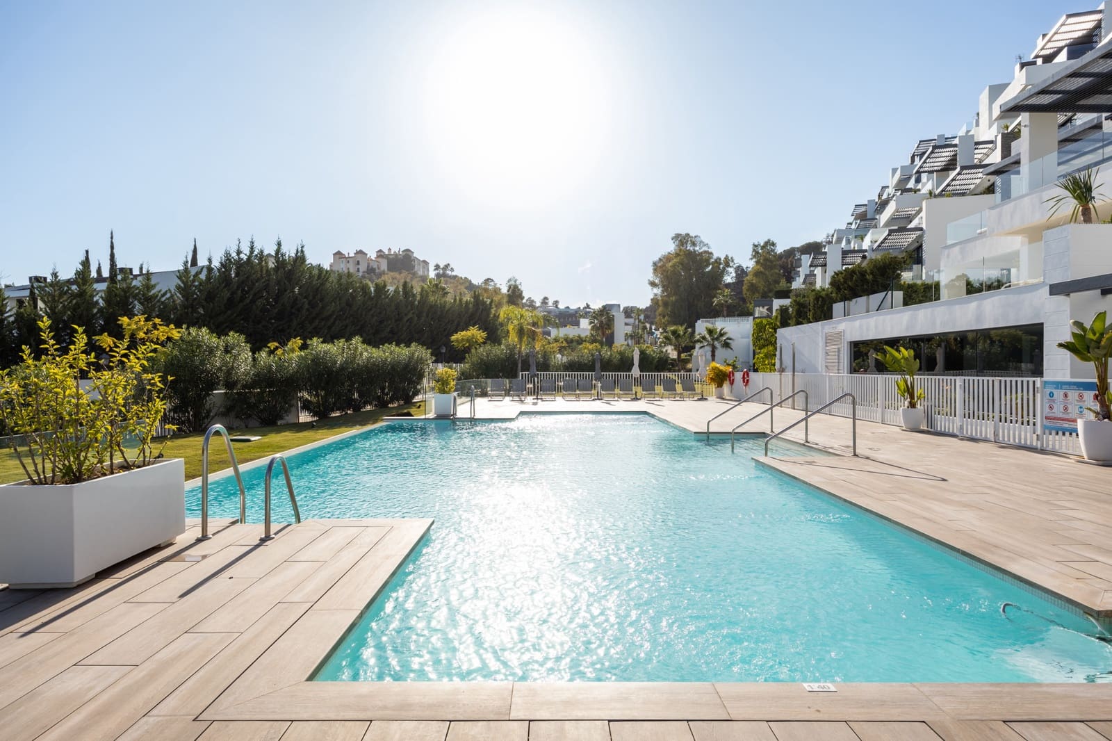 2 bedroom Apartment for sale in Benahavis with pool garage - € 795,000 (Ref: 9616322)