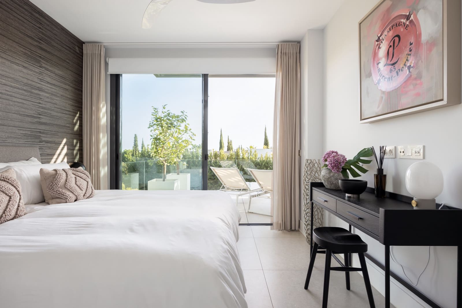 2 bedroom Apartment for sale in Benahavis with pool garage - € 795,000 (Ref: 9616322)