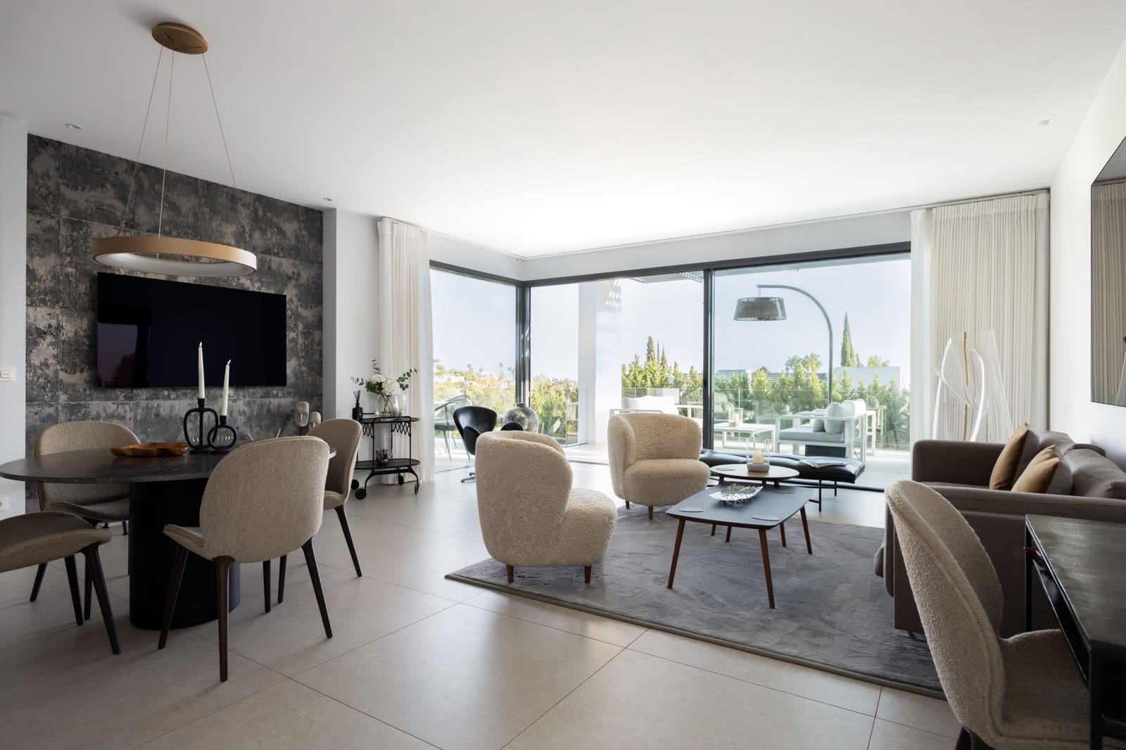 2 bedroom Apartment for sale in Benahavis with pool garage - € 795,000 (Ref: 9616322)