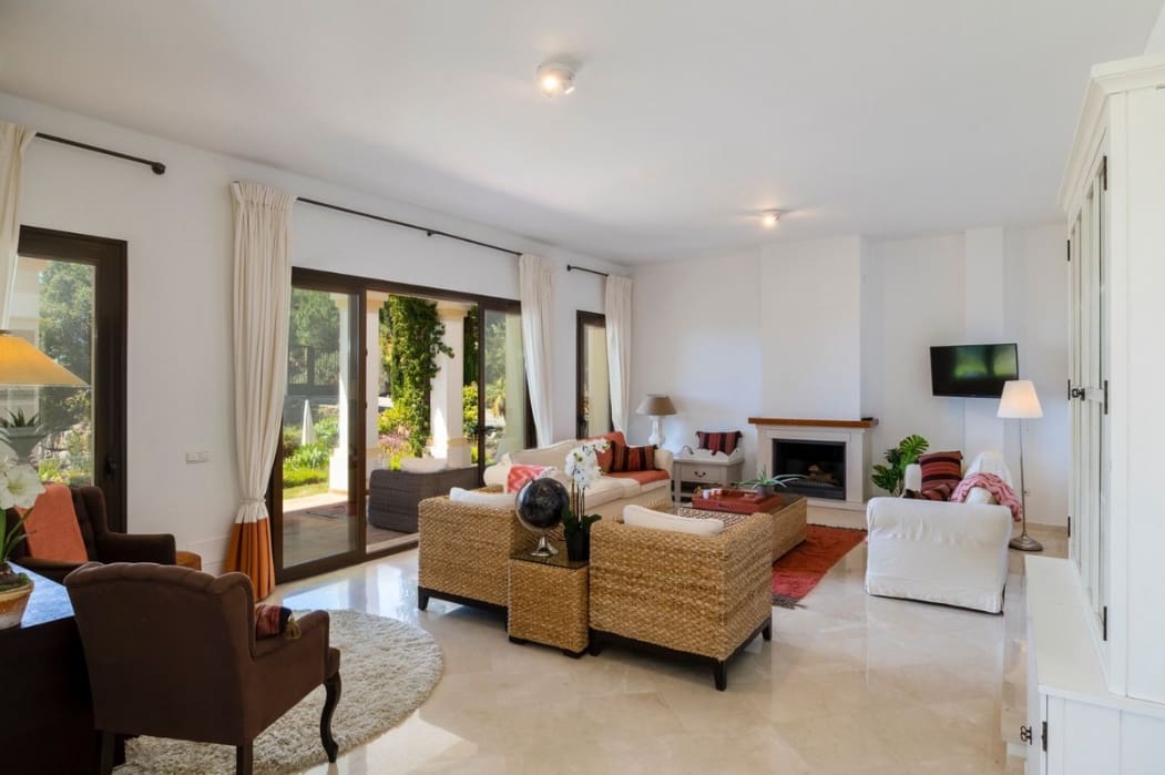 4 makuuhuone Huvila myytävänä paikassa Marbella mukana uima-altaan 
autotalli - 1 995 000 € (Ref: 9616323)