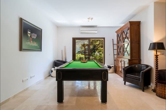 4 camera da letto Villa in vendita in Marbella con piscina garage - 1.995.000 € (Rif: 9616323)