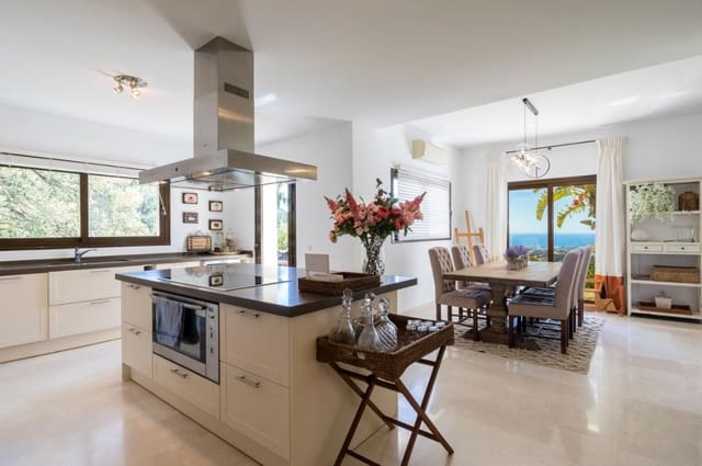 4 camera da letto Villa in vendita in Marbella con piscina garage - 1.995.000 € (Rif: 9616323)